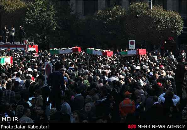 تصاویر تشییع و تدفین شهدای مرزبانی در مشهد