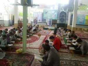 مراسم جزء خوانی قران در ماه رمضان در خرمدره برگزار می شود