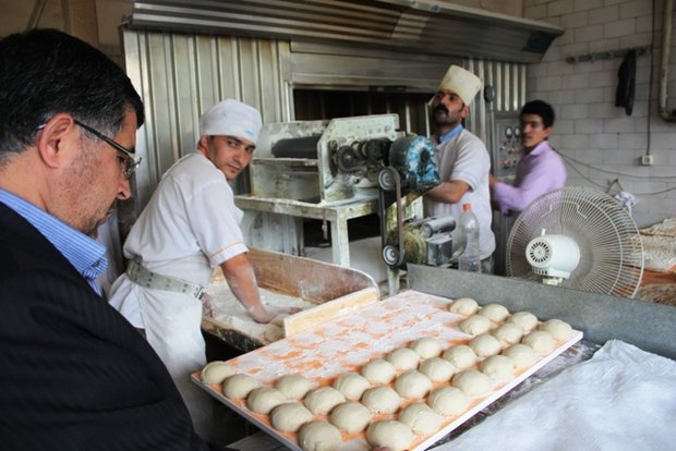 فضای فیزیکی نانوایی ها در زنجان ساماندهی شود