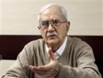 حذف حدیث پیامبر، خلیج فارس و نماد انرژی هسته ای و استفاده از نماد دانشگاه و شعر فردوسی رنگ و بوی ملی گرایی دارد