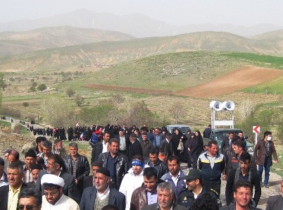همایش پیاده روی خانوادگی در روستای اردجین برگزار شد