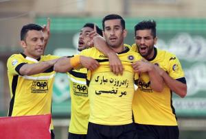 سپاهان ۴ – پرسپولیس ۲؛صدرنشینی قاطع در فولادشهر