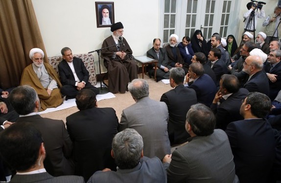 وارداتی باید متوقف شود که کارخانه‌های داخلی را تعطیل می‌کند/اگر کارخانه و تولید داخلی راه نیفتد اشتغال ایجاد نمی‌شود