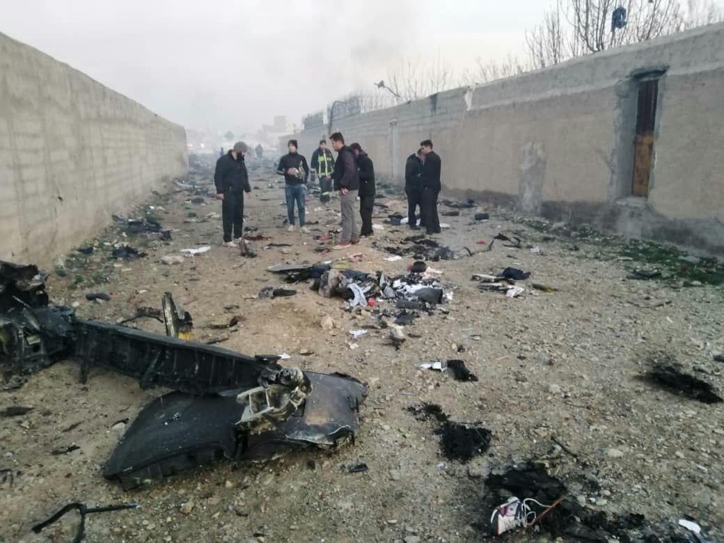 سقوط هواپیمای مسافربری در شهریار+ تصاویر