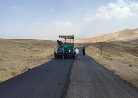 آسفالت مسیرهای روستایی خرمدره در حال انجام است