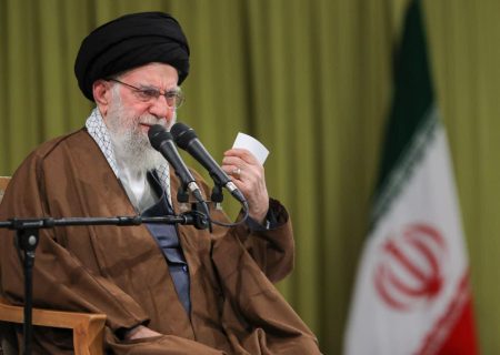 ایران به حرکت رو به جلوی خود ادامه می‌دهد