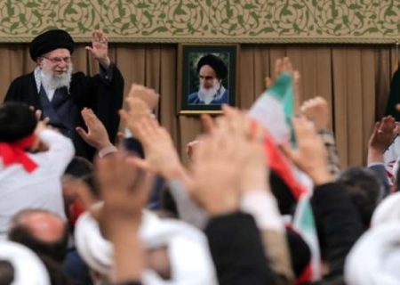 ملّت ایران هویت خود را به رخ دشمنان کشید