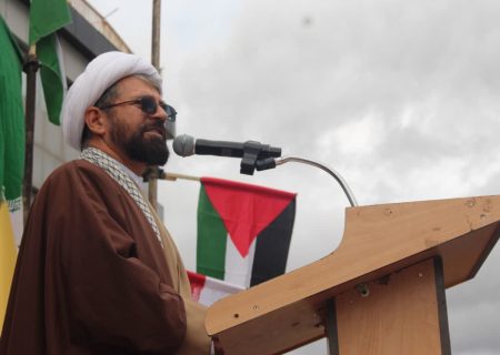 یکی از دست آورد های نظام اسلامی، عزت ایران و مردم آن است