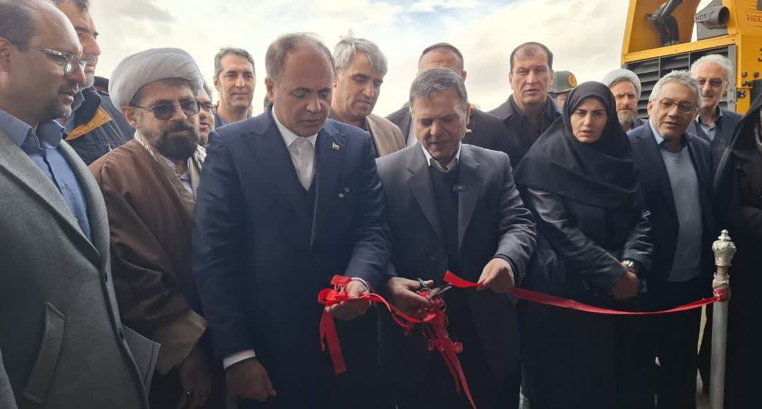 مدرن‌ترین ماشین‌آلات برداشت گردو در خرم‌دره به بهره برداری رسید