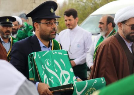 تعویض پرچم میدان معلم خرم‌دره به مناسبت دهه کرامت