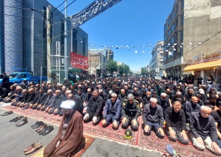 نماز ظهر عاشورا در خرمدره اقامه شد