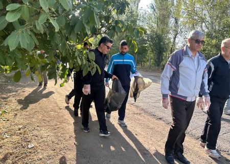 پاکسازی محیط زیست در جاده توریستی سوکهریز